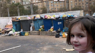 10-летняя девочка из Москвы выбросила в мусорку 7-летнюю подругу.