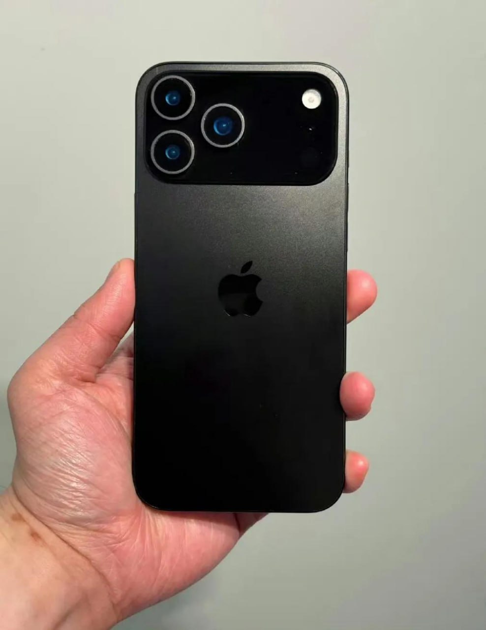 iPhone 17 Pro: первые детальные изображения будущего флагмана