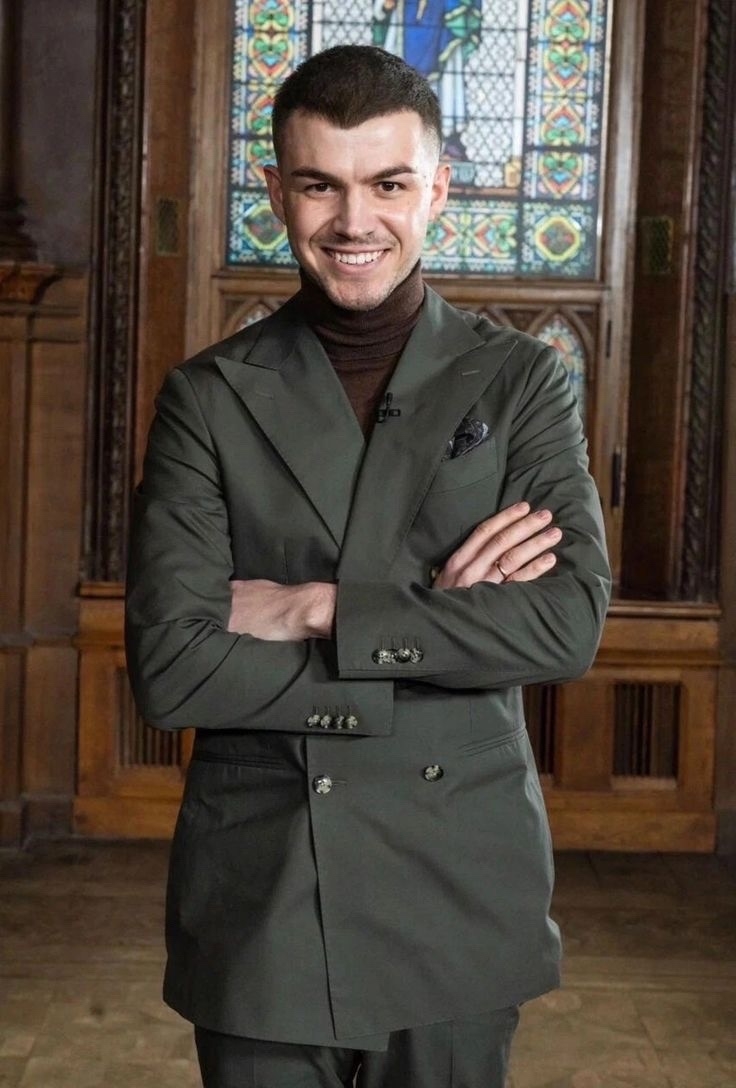 «Домработница экстрасенса вынесла 12 миллионов “по 50к в день”? История, в которую не верит даже третий глаз»