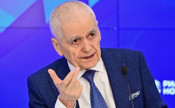 Россияне на шестидневку Онищенко видит подъём экономики