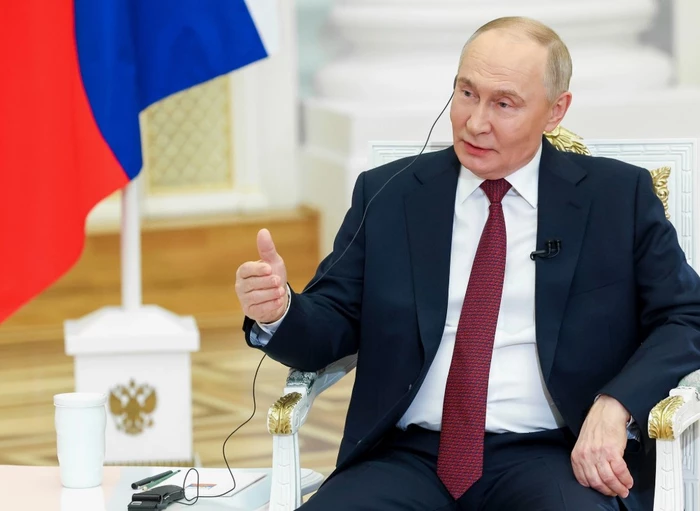 Путин призвал чиновников научиться работать с Telegram