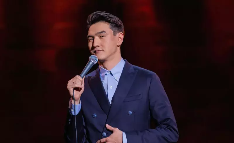 Комику Нурлану Сабурову на 50 лет запретили въезд в Россию