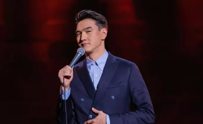 Комику Нурлану Сабурову на 50 лет запретили въезд в Россию