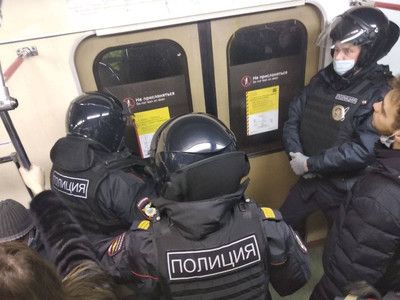 Московская полиция получила приказ ездить на работу в гражданской одежде