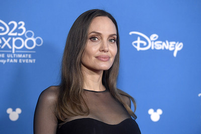 Анджелина Джоли рассказала, как пережила трудные жизненные моменты