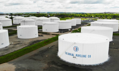 Крупнейший американский нефтепровод — Colonial Pipeline — заплатил хакерам выкуп в $5 млн, чтобы восстановить работу
