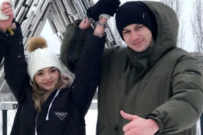 Украинская пара, приковавшая себя друг к другу цепью, объявила об окончании отношений