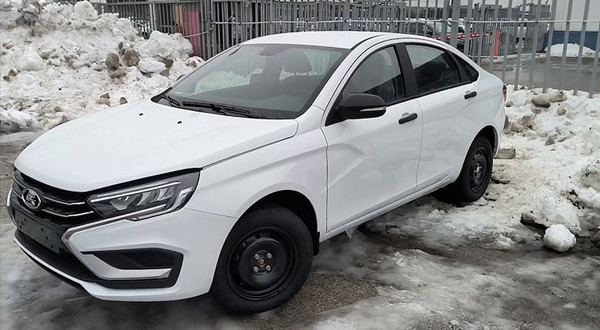 В России стартовали продажи «пустых» Lada Vesta за 1,5 млн.